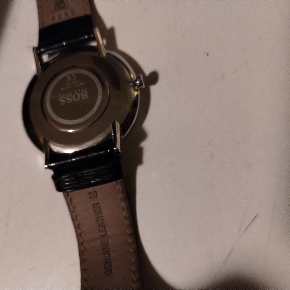 Hugo Boss men's Quartz Analog Watch with black leather strap 1513647 . EUC. - Picture 8 of 9